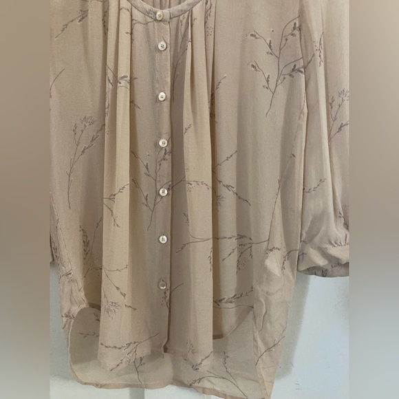 ARITZIA T. Babaton 100% silk floral sheer button down blouse cardigan - Picture 5 of 8